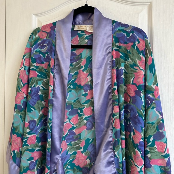 Vintage Victoria’s Secret Robe - Picture 5 of 7